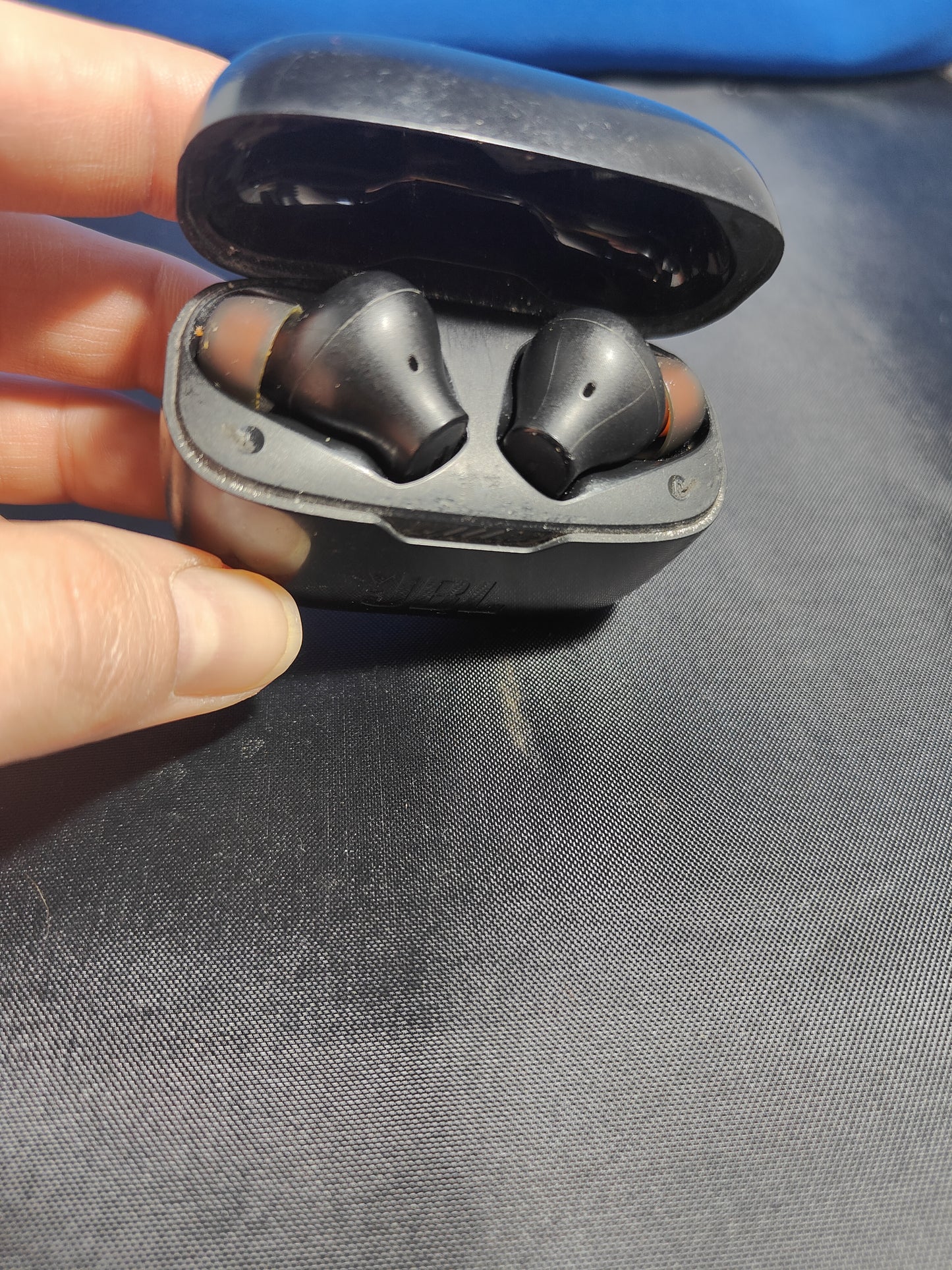 JBL kuulokkeet