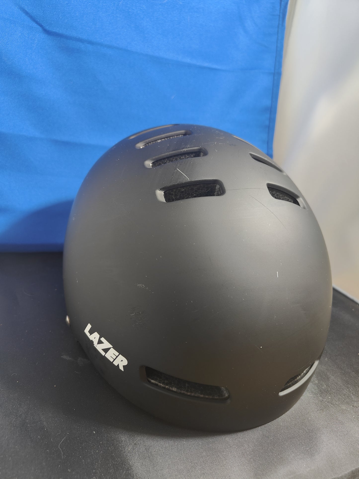 Lazer kypärä