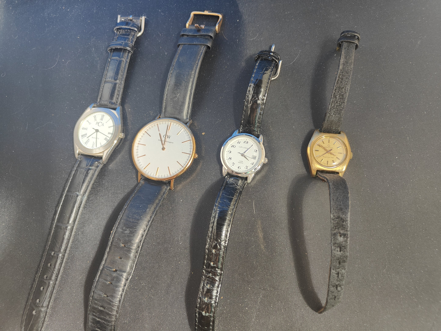 Naisten kelloja 5€/kpl